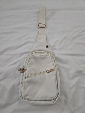 Source Unknown Cream Crossbody Sling Bag with Gold Hardware